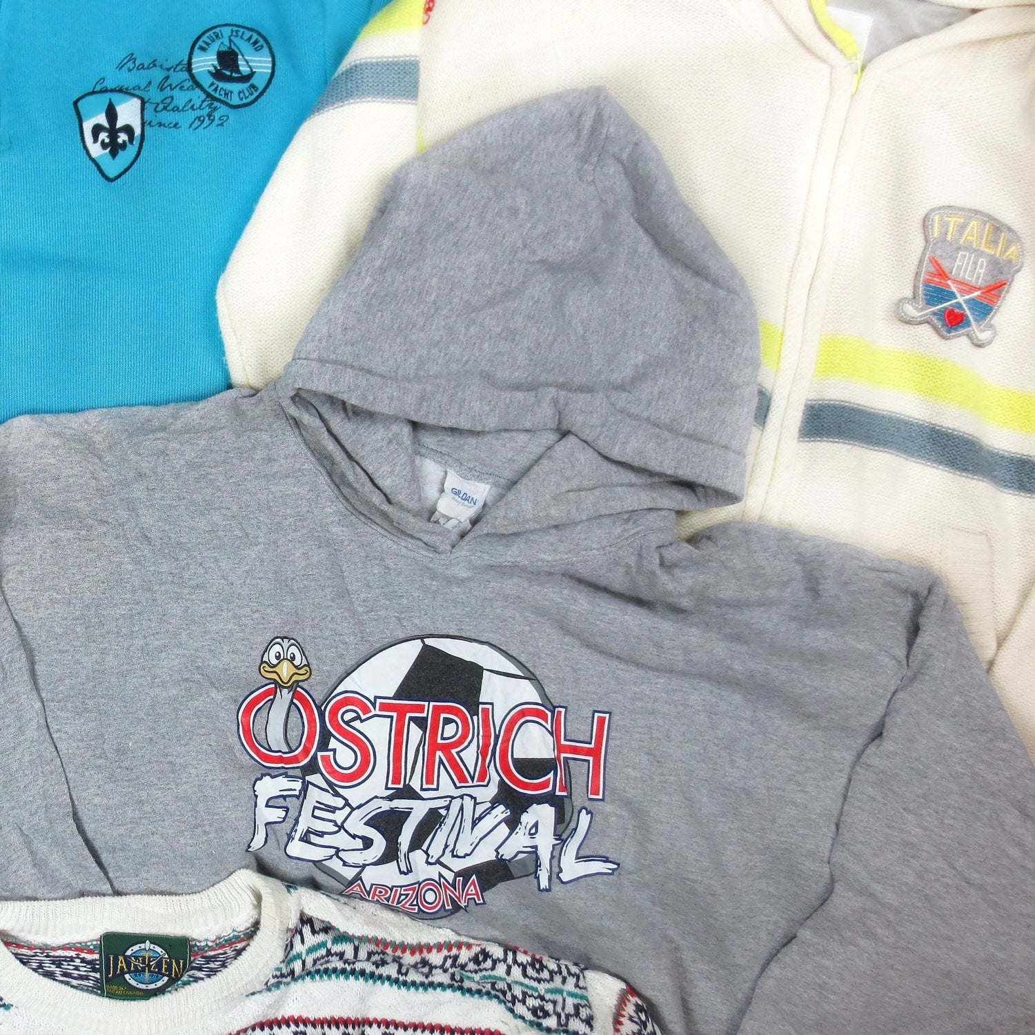 Sweater / Hoodies - Thriftanova