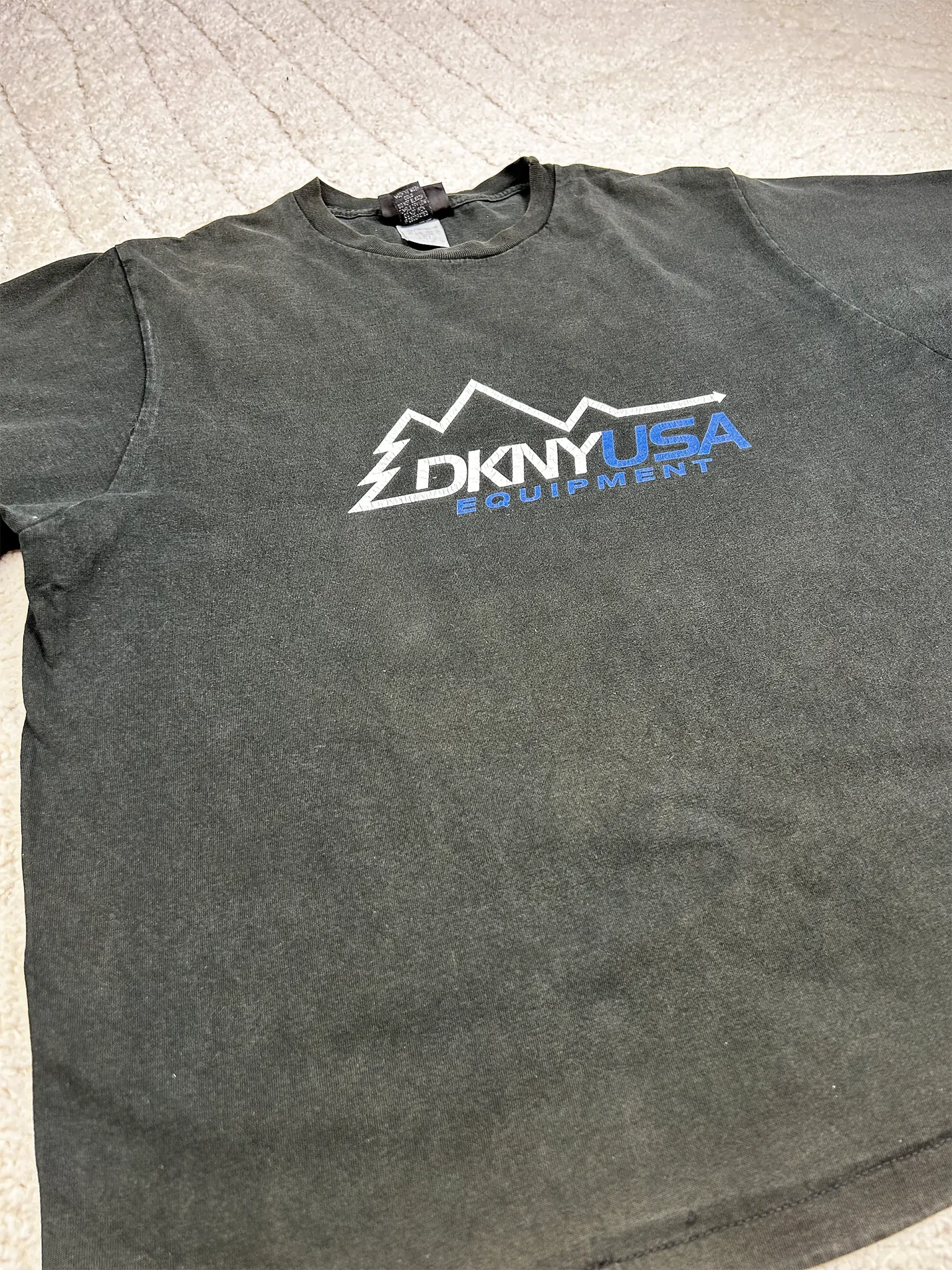 Vintage DKNY T-Shirt Made in USA L - Thriftanova - 
